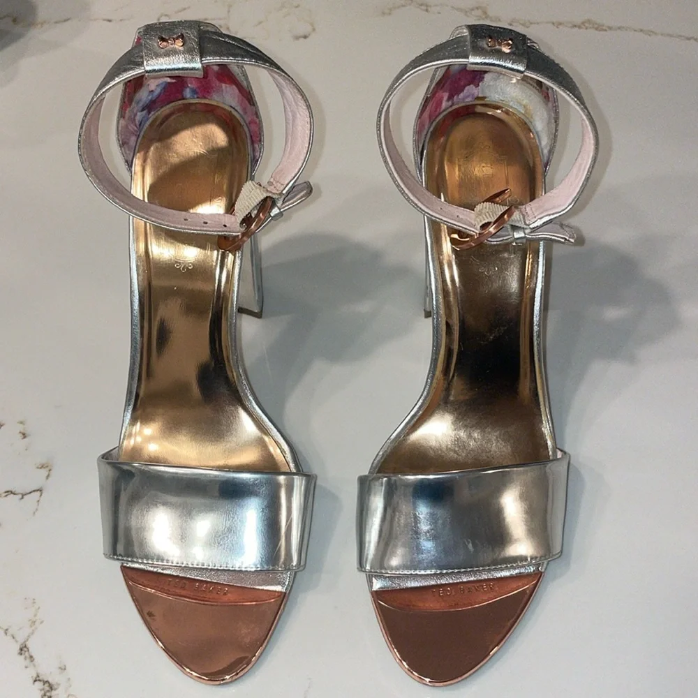 Ted Baker, Secoa Metallic Leather Block Heeled Sandals size EU 40 / US 9